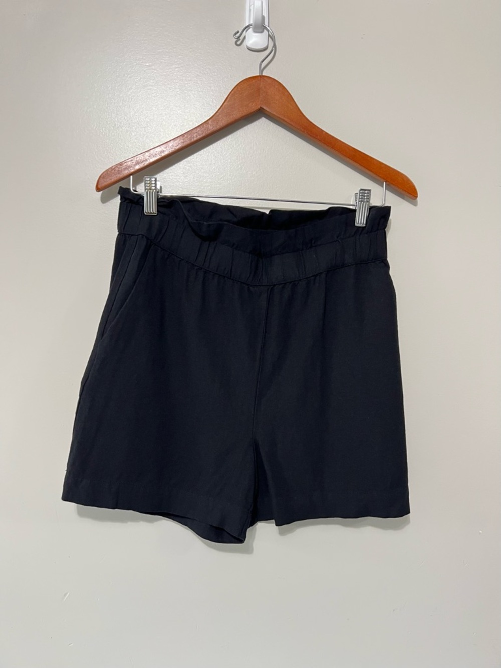 Vero Moda Black Linen Blend High-Waist Paperbag Shorts Medium Boho Spring Casual - Picture 4 of 12